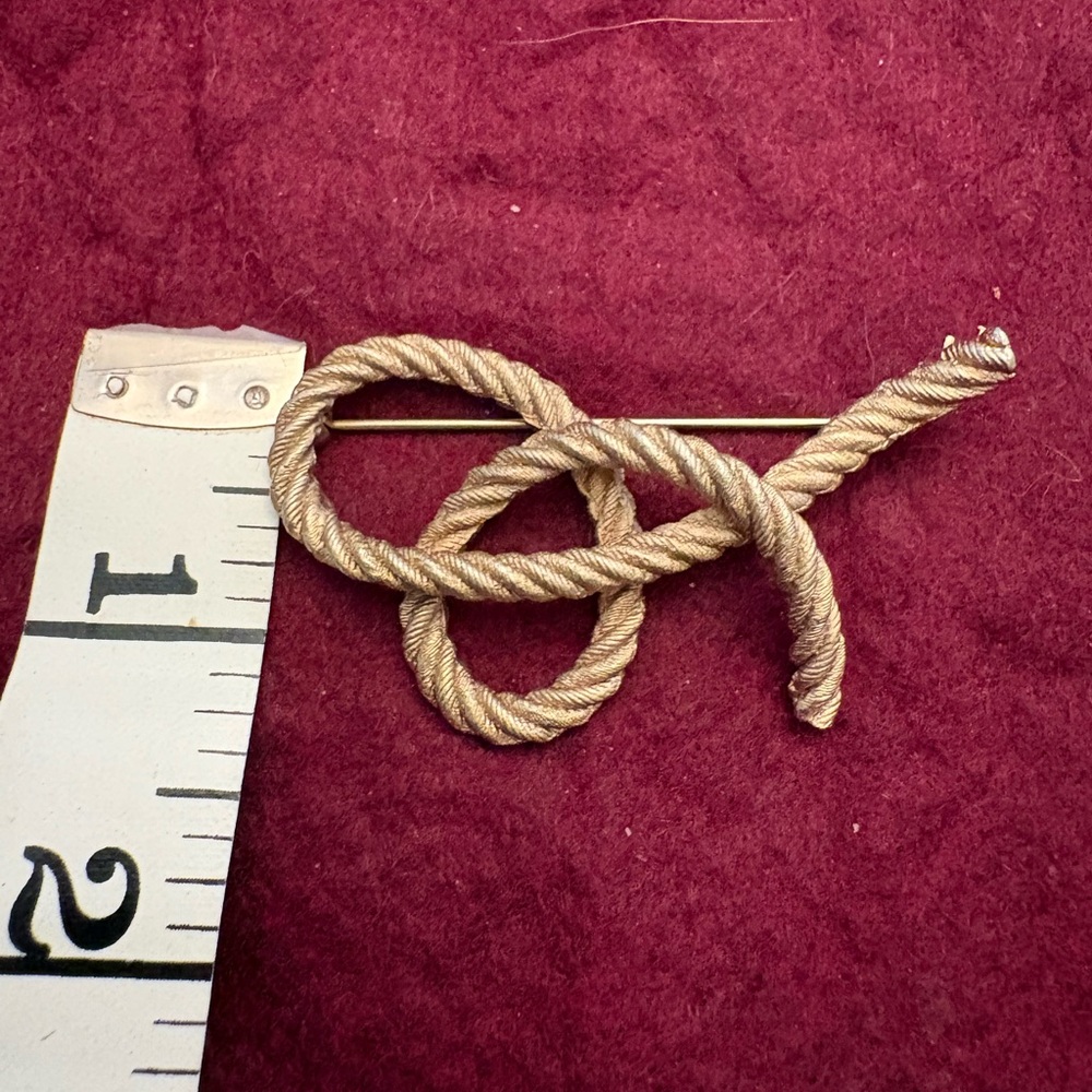Gold Nautical Rope Brooch Pin - Picture 4 of 4